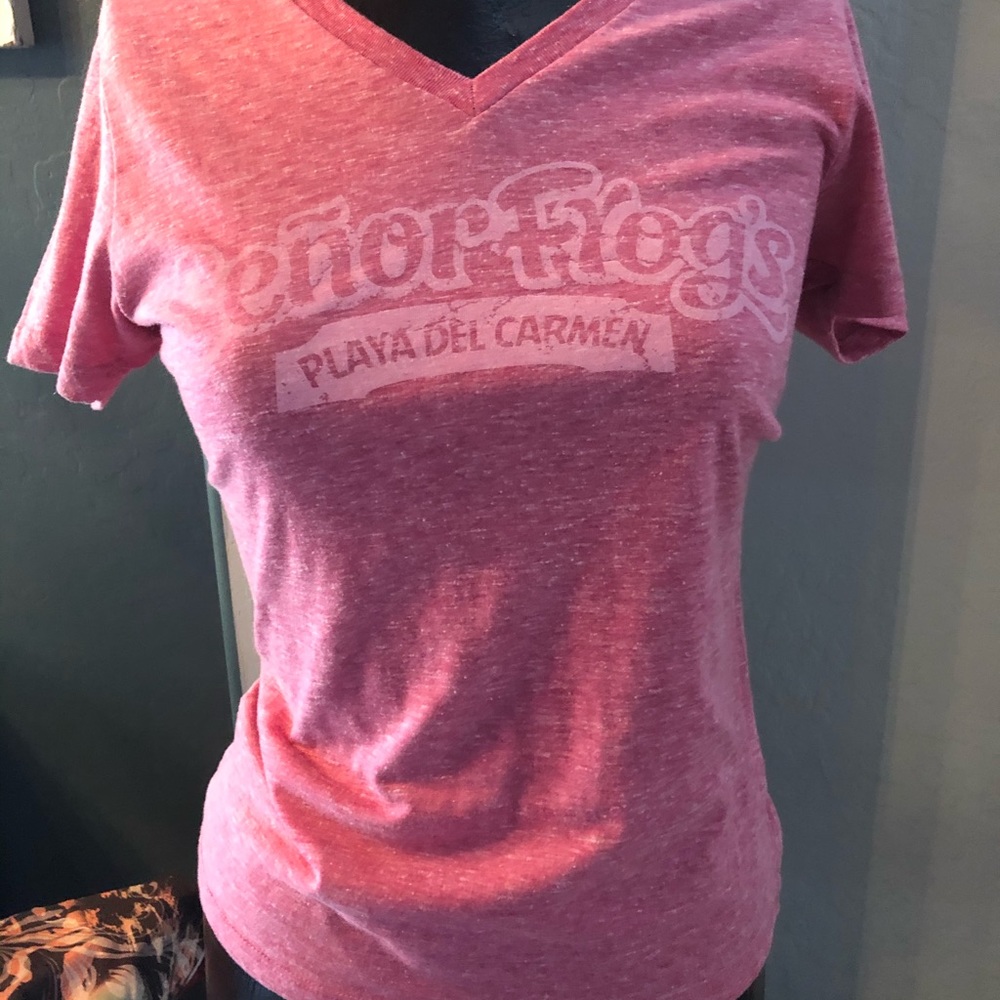 Pink señor frogs shirt